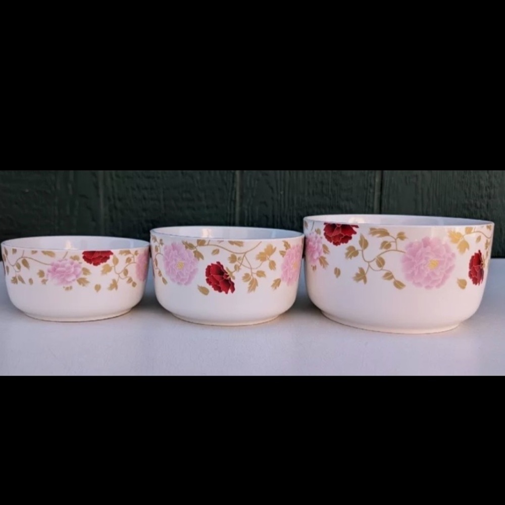 RARE! Cheng's White Jade Porcelain 3 Piece Nesting Floral Serving Bowls 🌺